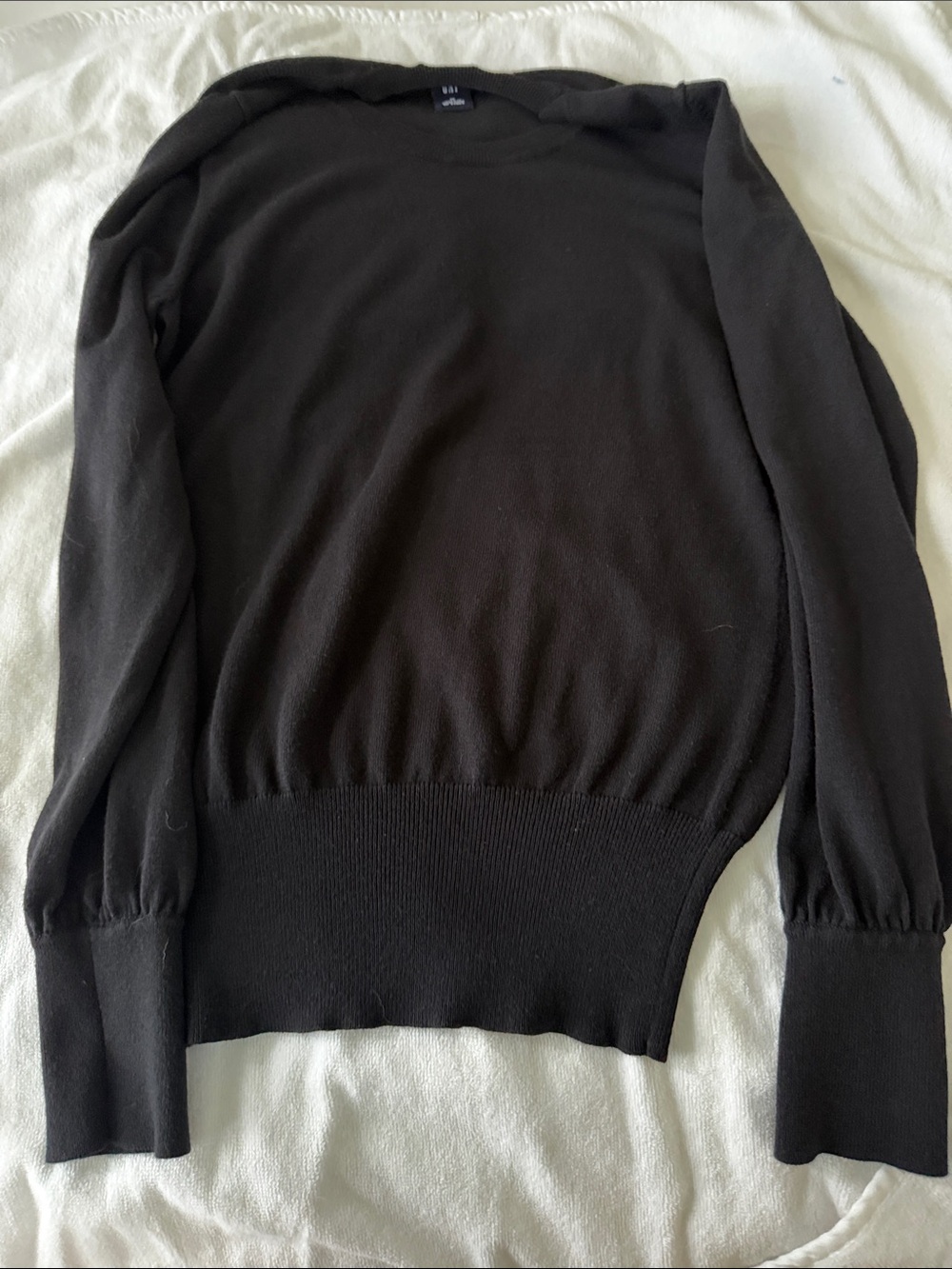 GAP Black Crewneck Sweater
